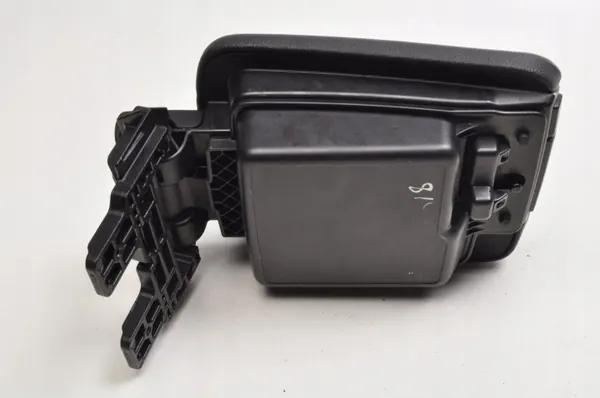 Accoudoir tunnel central Volvo V50 2010 OEM 39867432 image 9