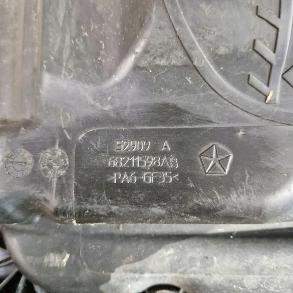 Carter d'huile Dodge Durango d'occasion OEM 68211598AB image 6