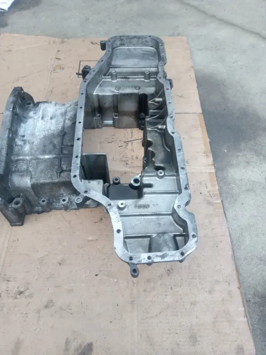 Cárter de aceite usado OEM 059103603AH para Audi 2.7/3.0 TDI image 10