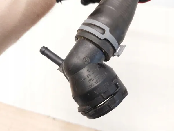 Turboahtimen vesiputki Volkswagen Tiguan 5QF122101F image 2