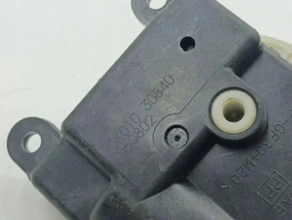Lämmitysventtiili OEM 3K01030820 Infiniti FX:lle image 3
