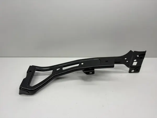 Audi A5 F5 8W vänster framskärmsfäste OEM 8W6821131B image 2