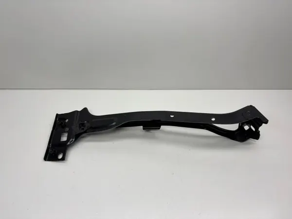 Audi A5 F5 8W vänster framskärmsfäste OEM 8W6821131B image 3