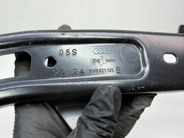 Audi A5 F5 8W vänster framskärmsfäste OEM 8W6821131B image 5