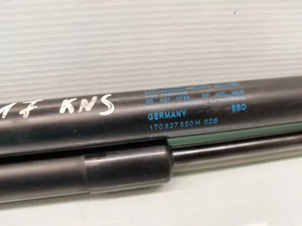 VW Touran Takaluukun Iskunvaimennin 2012 1T0827550H image 5