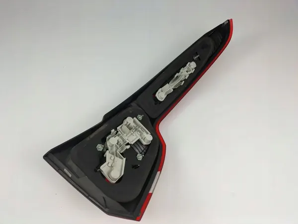 Luz Trasera Izquierda Volvo V50 04-07 OEM 30678749 image 9