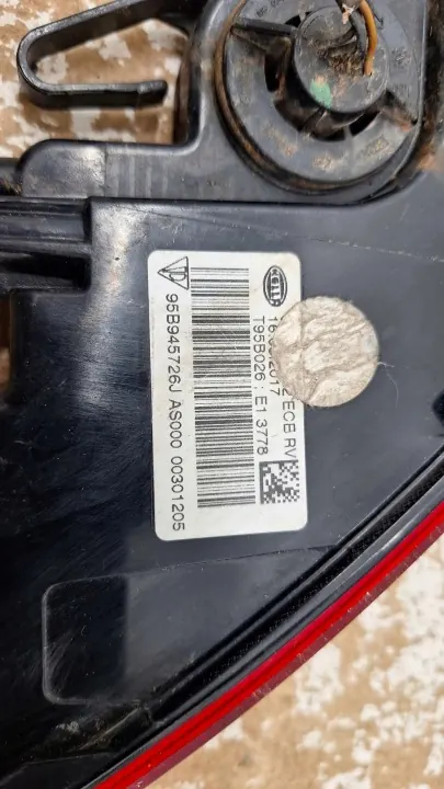 Begagnad Porsche OE bakljus höger OEM 95B945726J image 6