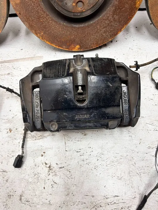 Remset Jaguar F-TYPE OEM CQM1331 Voor & Achter image 7