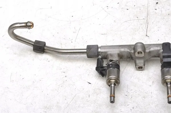 SEAT IBIZA V 1.0 TSI Rampe de carburant 04E906036AT image 5