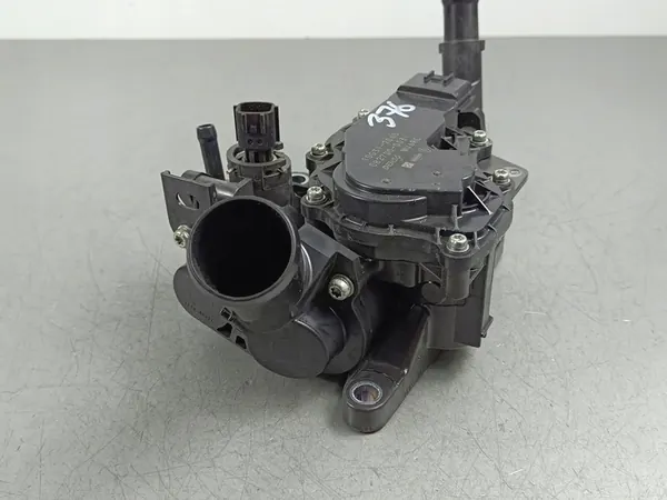 Nissan X-Trail T33 Boîtier de thermostat 96001110E image 3