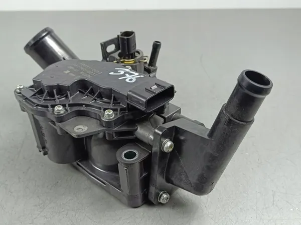 Nissan X-Trail T33 Boîtier de thermostat 96001110E image 4