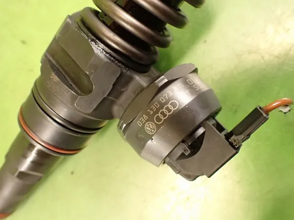 Injector OEM 038130073AM para VW Polo IV 1.4TDI image 6