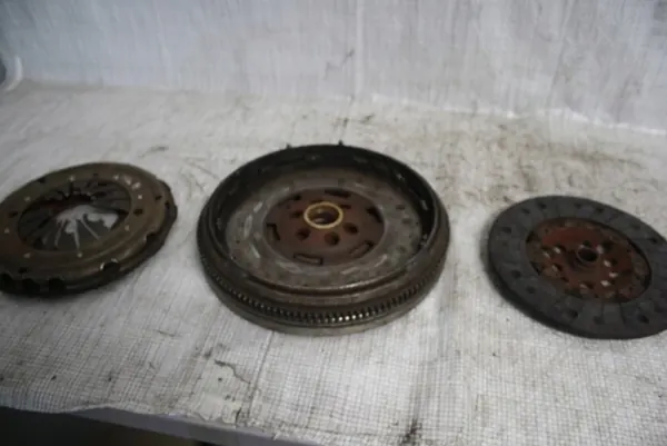 Volante bimassa VW Audi 1.9TDI image 4