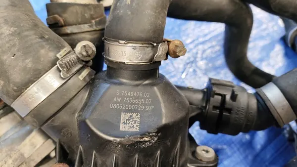 Vattenpump Termostat Slangset BMW E60 E61 E63 E64 image 6