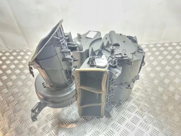 Lämmityslaite OEM 9657556377 Citroën C5 II Break 2.2L Diesel image 2