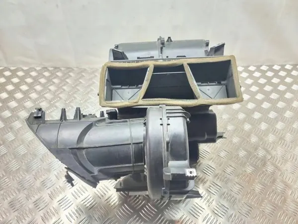 Lämmityslaite OEM 9657556377 Citroën C5 II Break 2.2L Diesel image 3