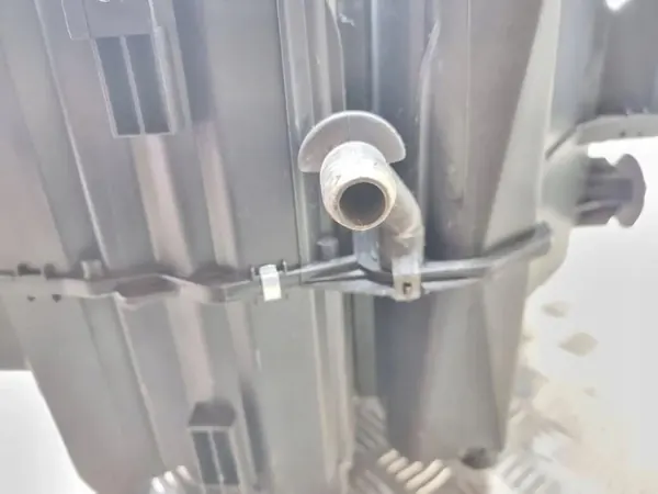 Lämmityslaite OEM 9657556377 Citroën C5 II Break 2.2L Diesel image 4