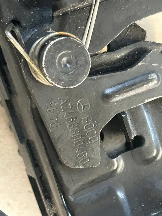 MERCEDES GLA W156 INFINITI Q30 Hood Lock A2468800460 image 3