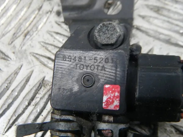 Capteur de pression DPF Toyota Yaris Auris Avensis RAV 89481-52010 image 2