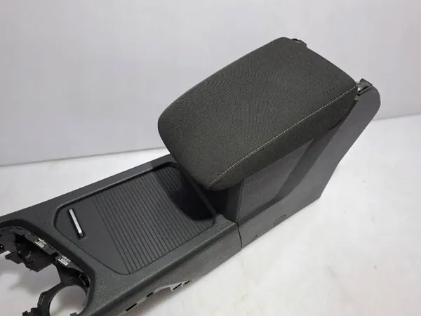 Accoudoir central Volkswagen Tiguan 2016 OEM 5NB863241A image 3