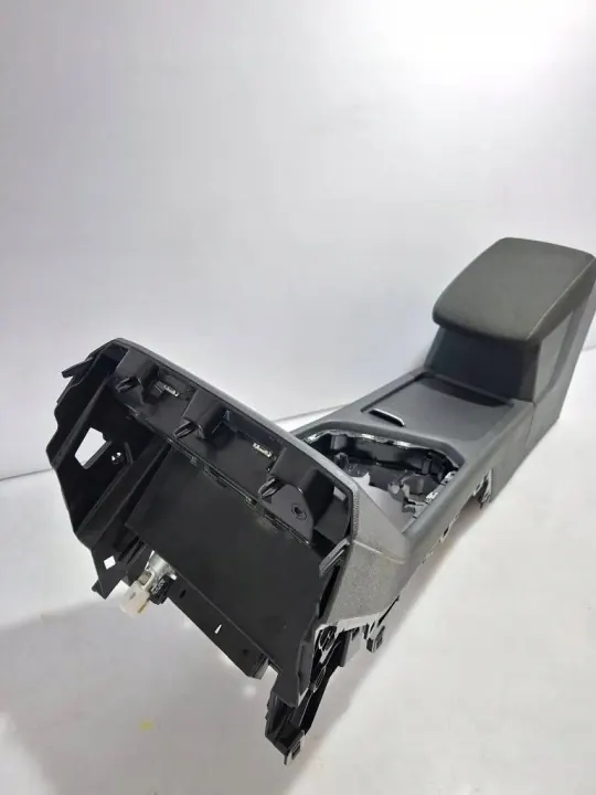 Accoudoir central Volkswagen Tiguan 2016 OEM 5NB863241A image 7
