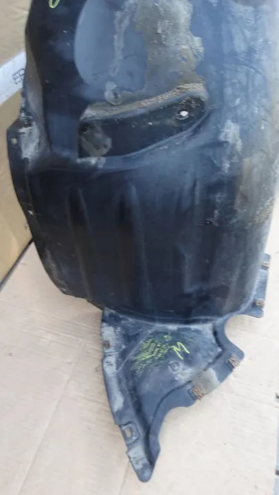 Oikea Etulokasuoja 8V0821172M Audi A3 image 3