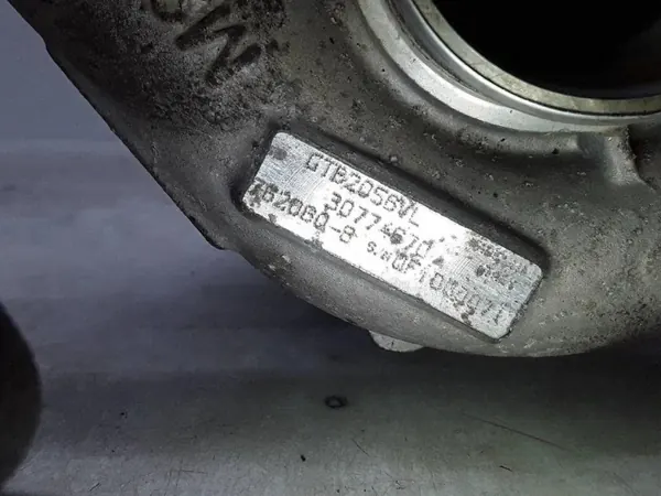 Turbolader VOLVO S80 I 2.4L 120kW 2008 OEM 30774670 image 4