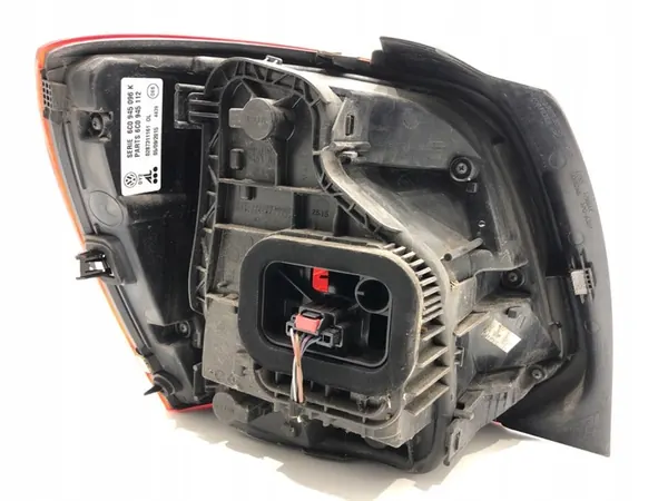 Luz trasera derecha VW Polo V Hatchback image 3