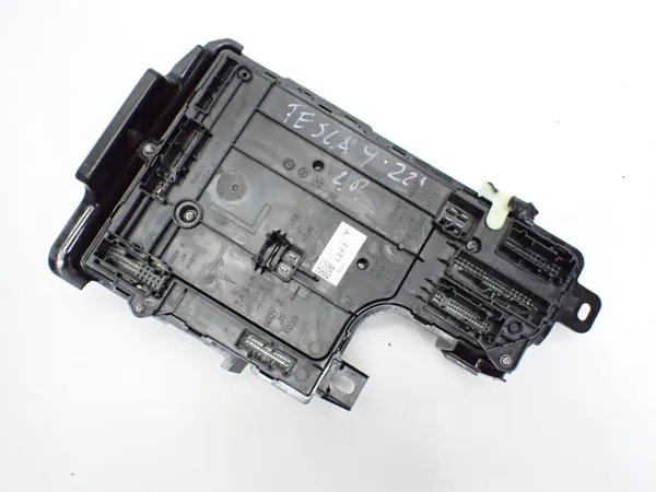 Tesla Mukavuusohjain 1497847-10-D Käytetty image 2