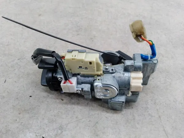 Gebruikt Nissan Qashqai I stationair onderdeel OEM 28590C9968 image 2