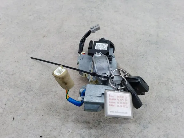 Gebruikt Nissan Qashqai I stationair onderdeel OEM 28590C9968 image 4