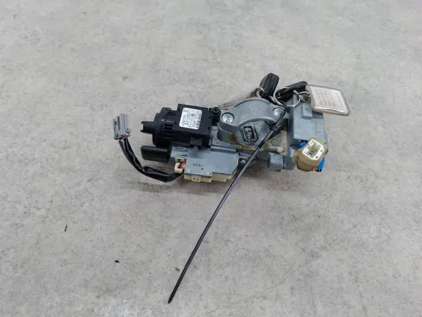 Gebruikt Nissan Qashqai I stationair onderdeel OEM 28590C9968 image 5