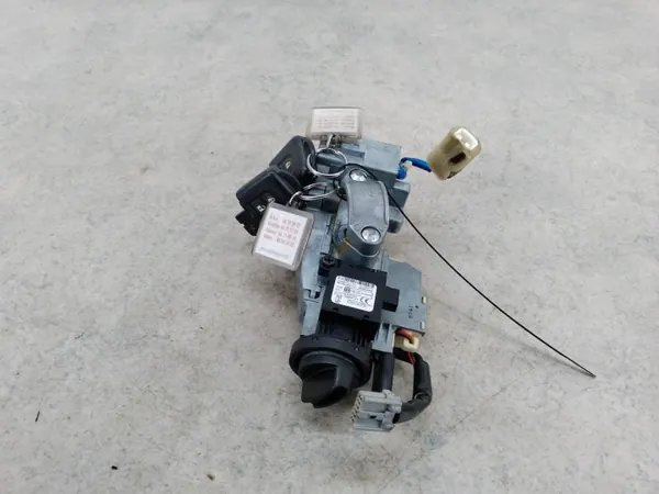 Gebruikt Nissan Qashqai I stationair onderdeel OEM 28590C9968 image 6