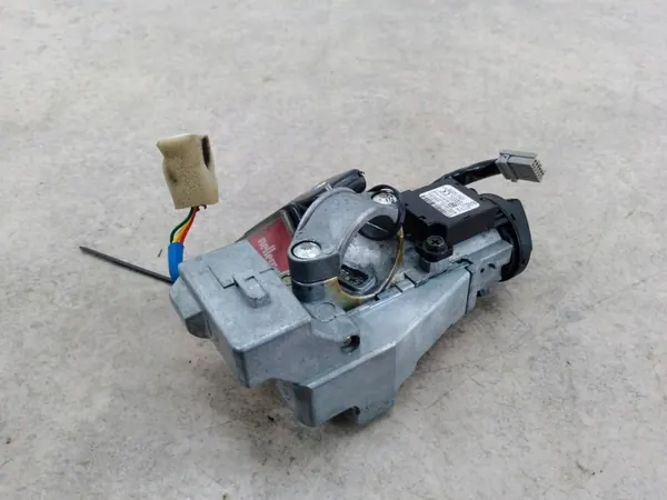 Gebruikt Nissan Qashqai I stationair onderdeel OEM 28590C9968 image 8