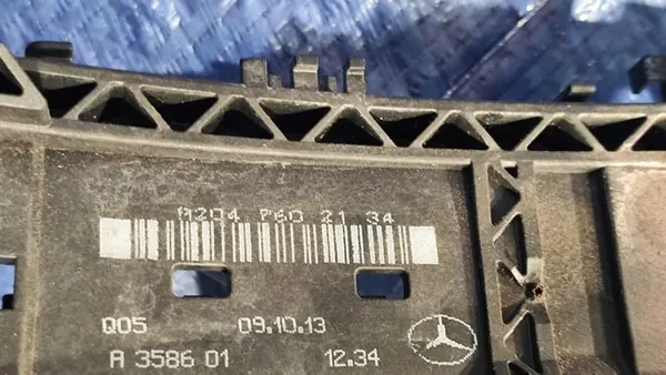 Vänster framdörrslås handtag röd 590 Mercedes W207 OEM image 9