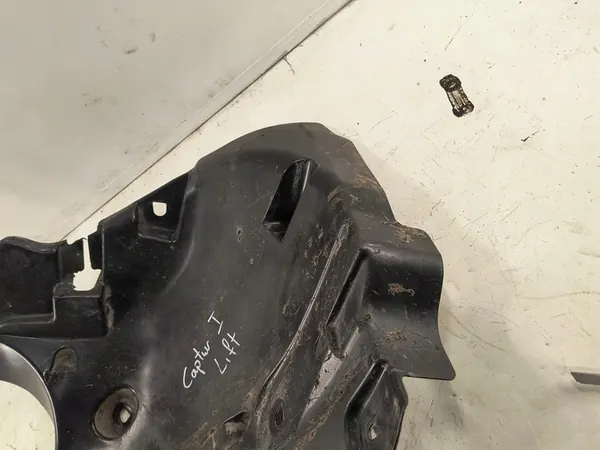 Renault Captur I Front Right Wheel Arch 638429299R image 4