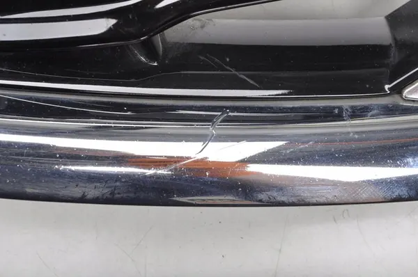 VOLVO V60 S60 II Grill R-Design image 3