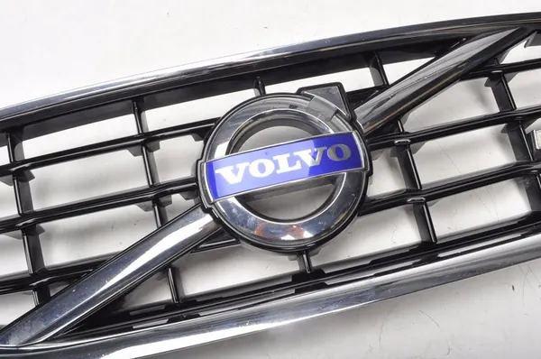 VOLVO V60 S60 II Grill R-Design image 8