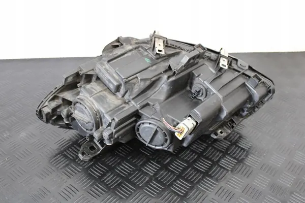 Rechter Voorlicht Mercedes B-Klasse W246 Lift A2468205461 image 5