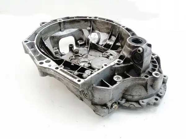 Vaihteiston kotelo OEM 48180 Peugeot 207 208 1.4 HDi image 5