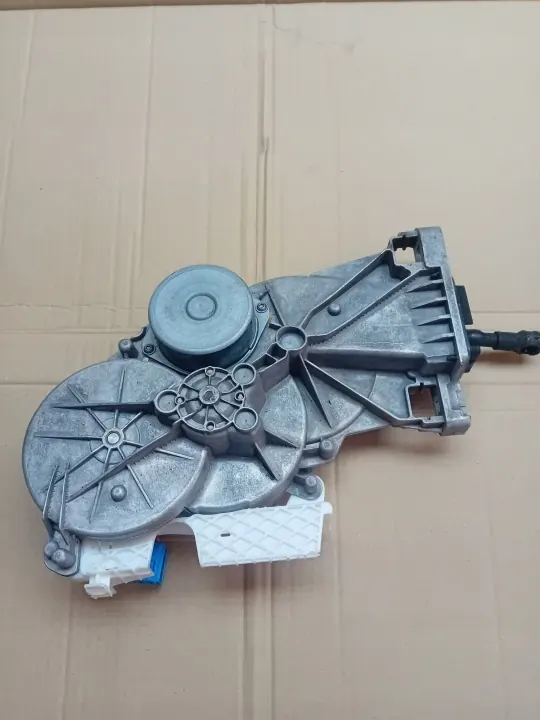 Mercedes-Benz E W213 bagagelucksaktuator OEM A2137605600 image 2