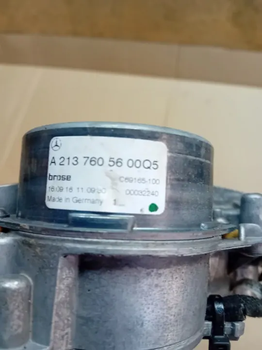 Mercedes-Benz E W213 bagagelucksaktuator OEM A2137605600 image 3