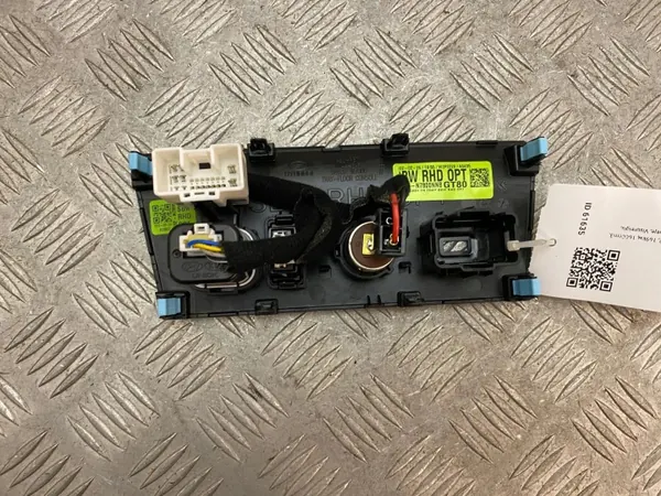 Tomada USB Hyundai Tucson OEM 84630N7800 - Usado image 6