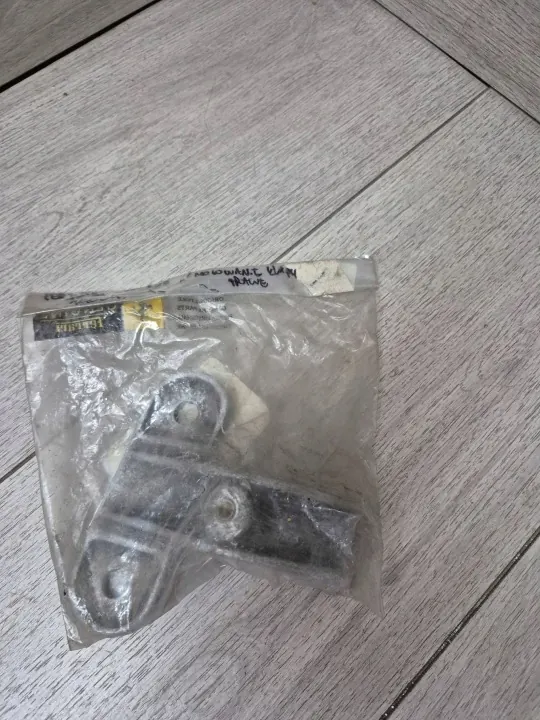 Ferrari 360/430 Rechte Motorhaubenhalterung OEM 64877500 image 2