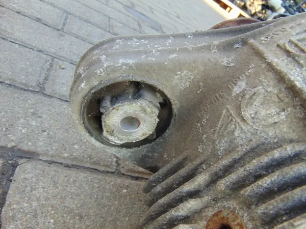 Front Axle VW Touareg I 7L 5.0 TDI V10 Automatic image 10