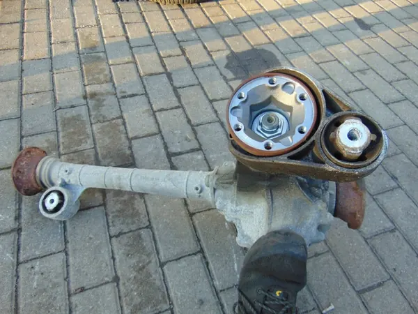 Front Axle VW Touareg I 7L 5.0 TDI V10 Automatic image 4