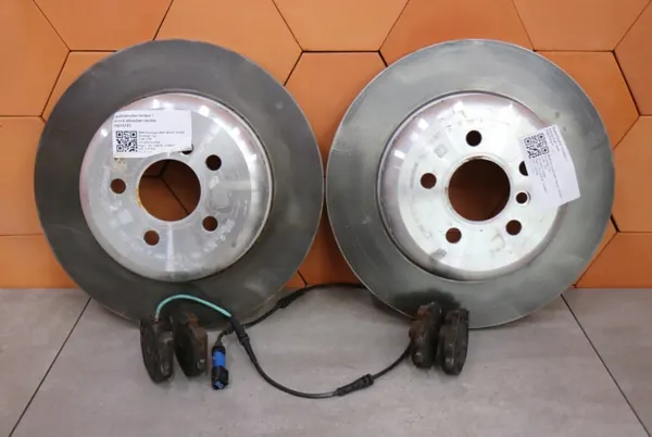 Conjunto Discos & Pastilhas Travão Traseiro OEM 6882245 - Usado image 2