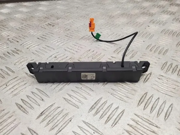 Alfa Romeo Stelvio Antenneversterker OEM 50547712 image 4