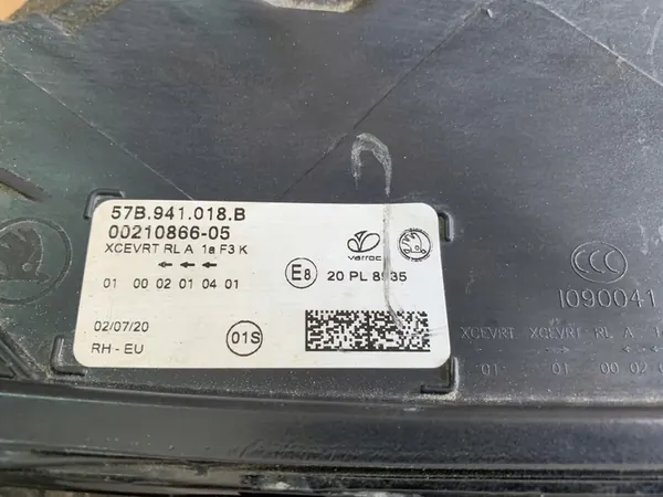 Skoda FULL LED KAROQ Direito 57B941018B image 7