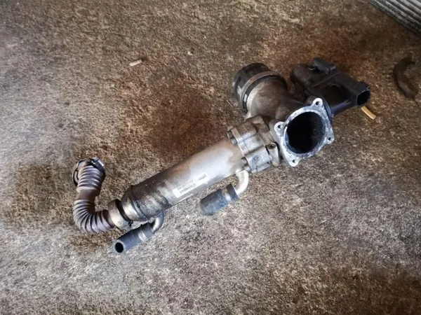 Begagnad EGR-kylare OEM 8801828 för Volvo XC70 II image 2